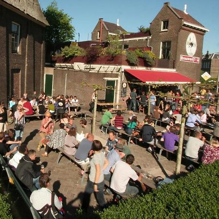 Romantic Quiet Studio On The Canal Bed & Breakfast Amsterdam Exterior photo