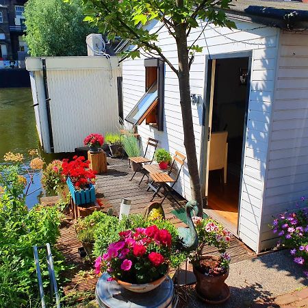 Romantic Quiet Studio On The Canal Bed & Breakfast Amsterdam Exterior photo